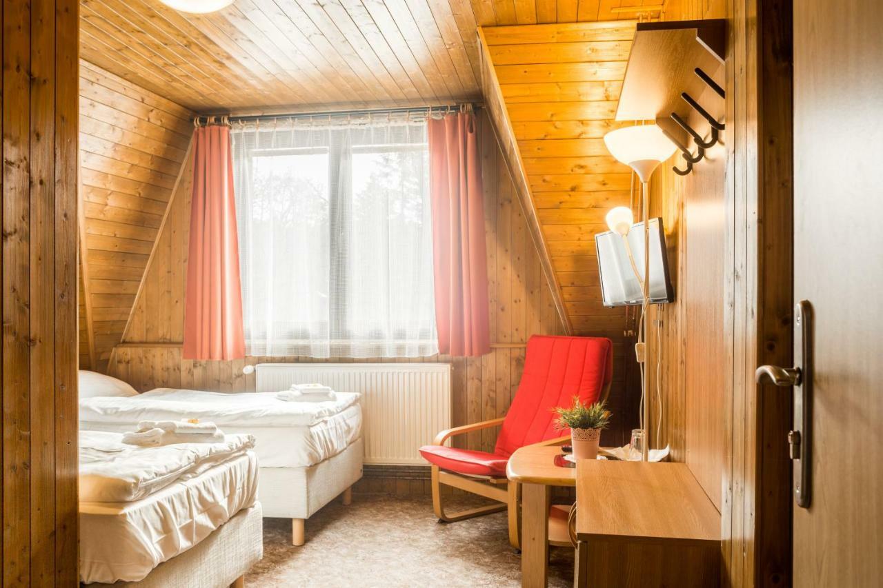 Hotel Konopiste Nova Myslivna Benesov  Exterior photo